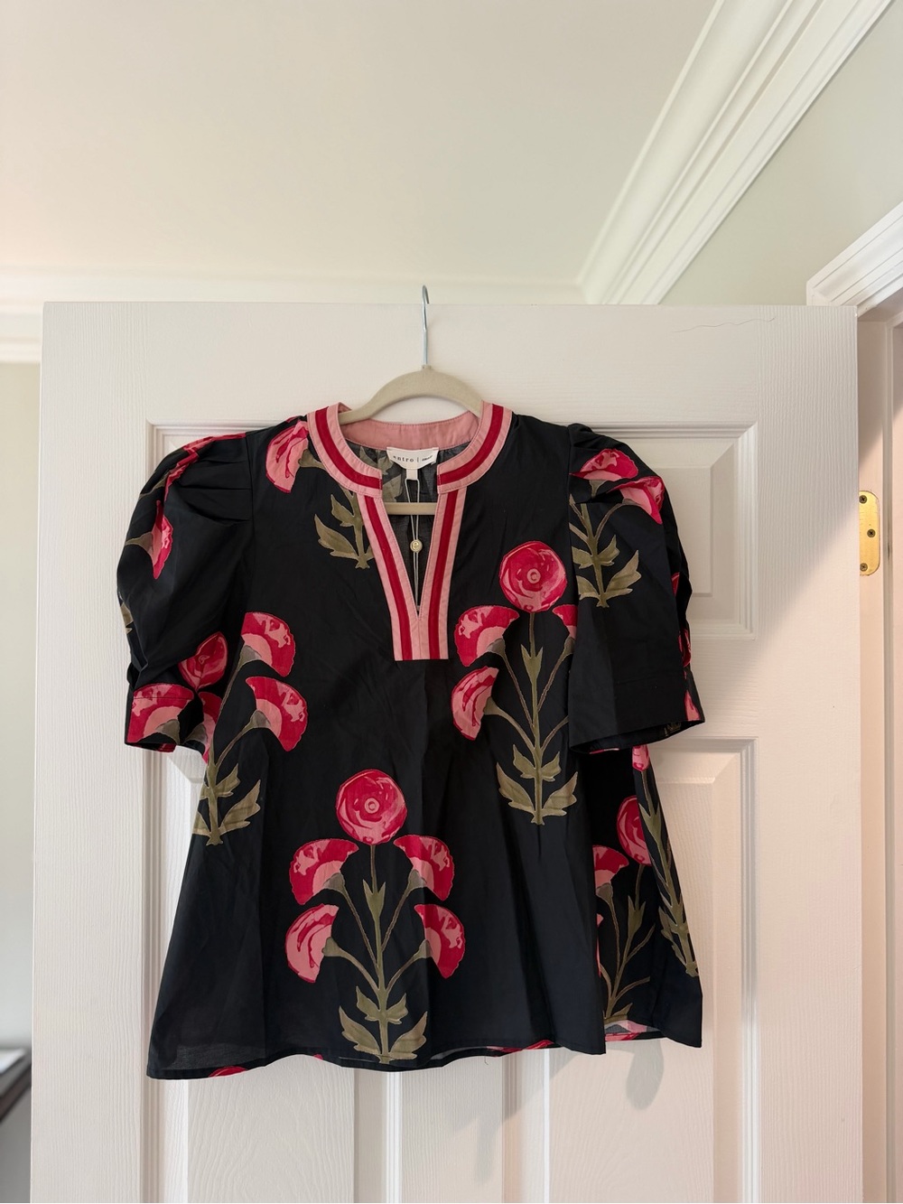 entro Black Floral Puff-Sleeve Blouse with Pink Rose Print